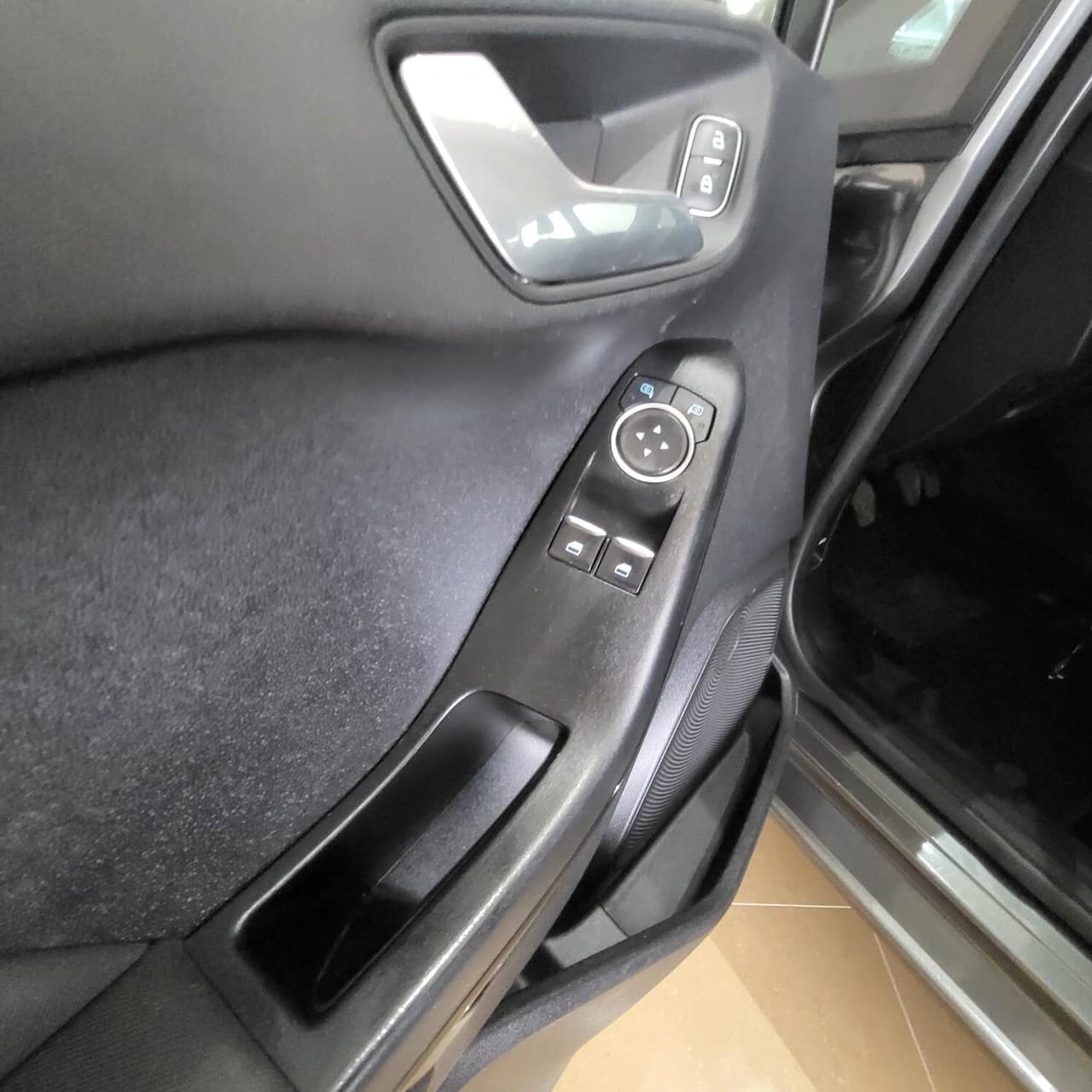 Ford Fiesta 1.1 75 CV 5 porte Connect