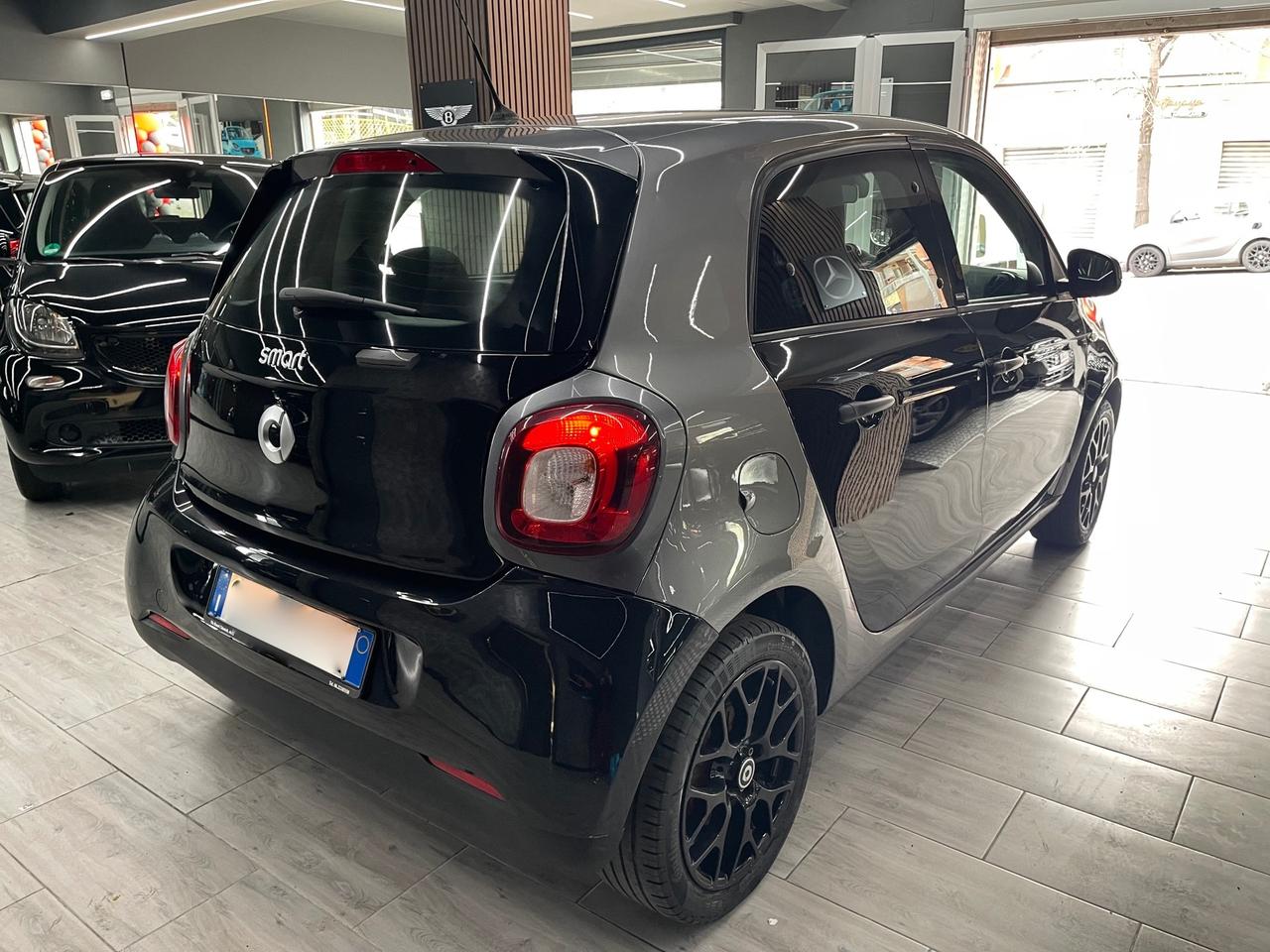 Smart ForFour Smart for four Super passion 90 cv Navi-Led VETTURA AZIENDALE PRONTA CONSEGNA VISIBILE IN SEDE !!!