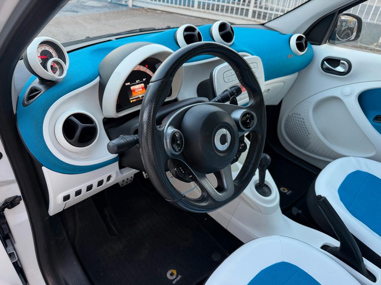 Smart ForFour 70 1.0 twinamic Proxy LED TETTO