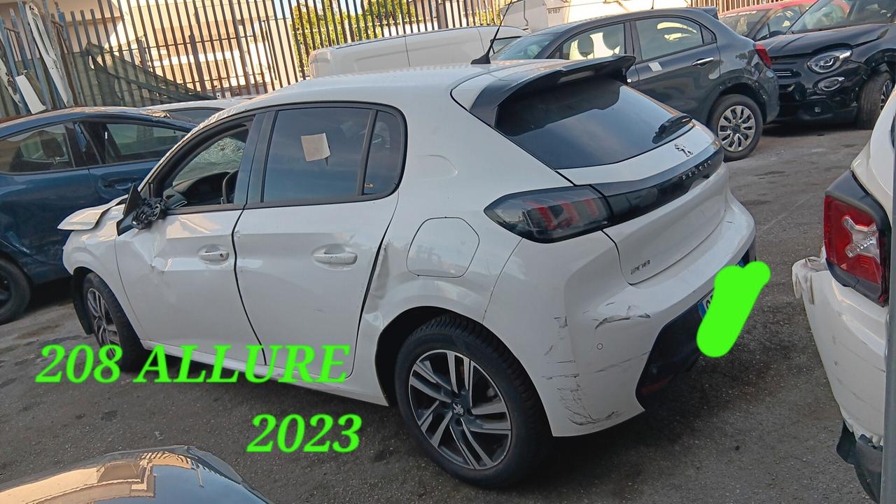 Peugeot 208 Allure incidentata sinistrata mondialcars 023