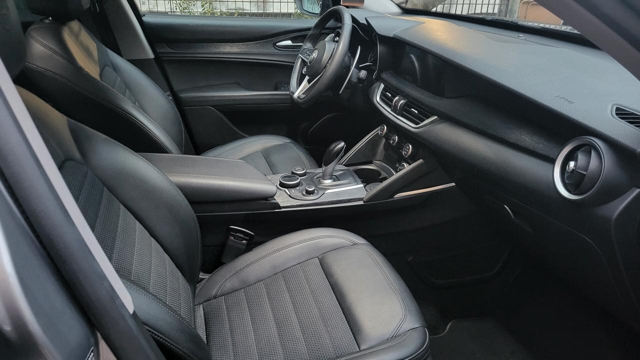 Alfa Romeo Stelvio 2.2 Turbodiesel 190 CV AT8 Q4 Business