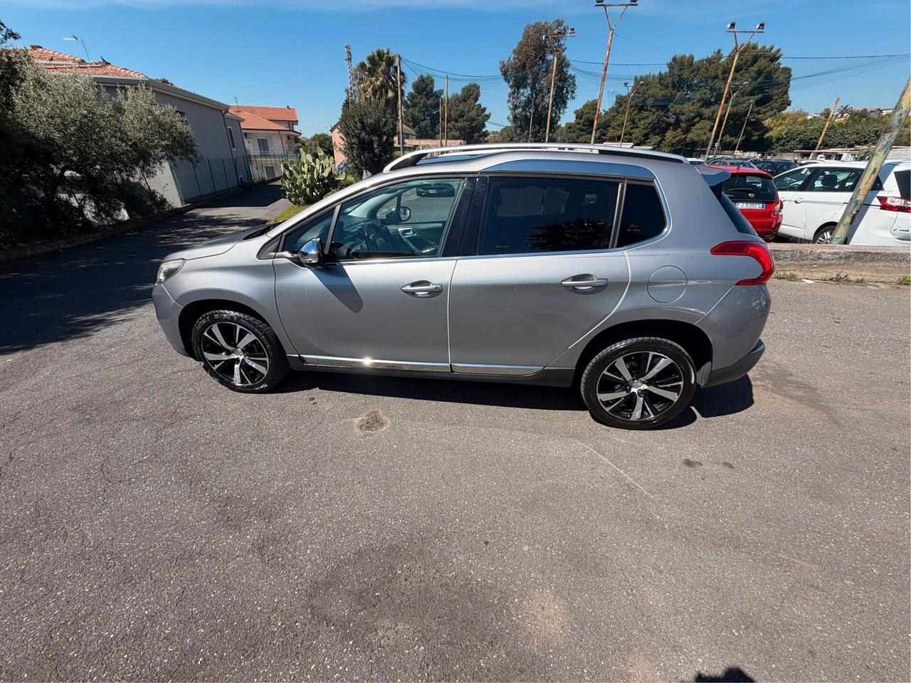 Peugeot 2008 BlueHDi 100 Allure