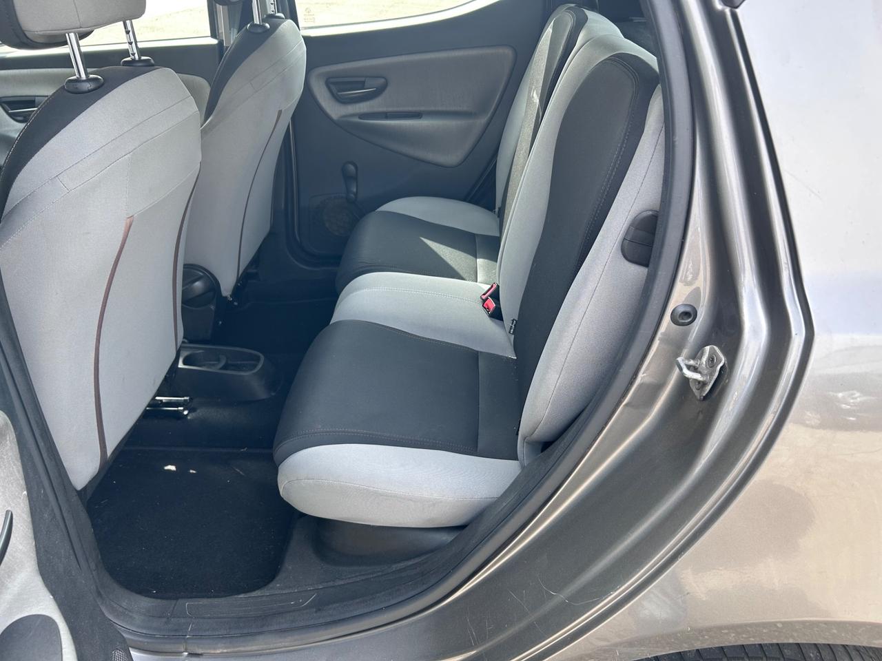 Lancia Ypsilon 0.9 TwinAir 85 CV 5 porte Metano Ecochic Gold