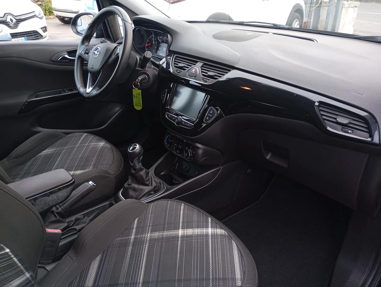 Opel Corsa 1.2 5 porte b-Color