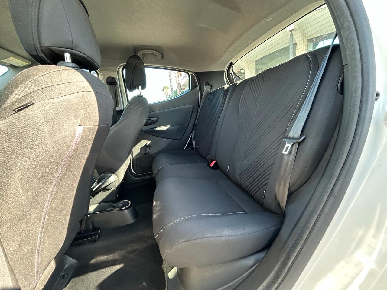 Lancia Ypsilon 1.0 firefly hybrid Gold