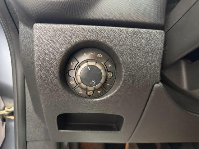 OPEL Corsa 1.2 5 porte Cosmo