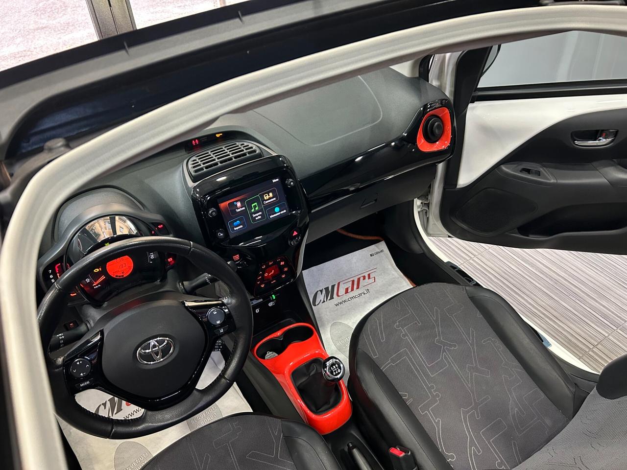 Toyota Aygo Cabrio 1.0 72cv 5p Orange FULL