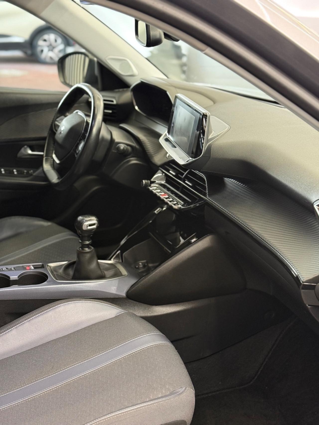 Peugeot 2008 BlueHDi 100 S&S Allure Navi Pack