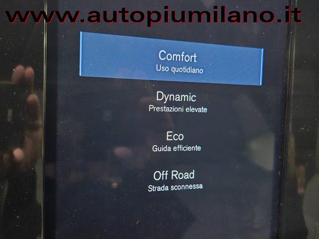 VOLVO XC40 D4 AWD Geartronic Inscription