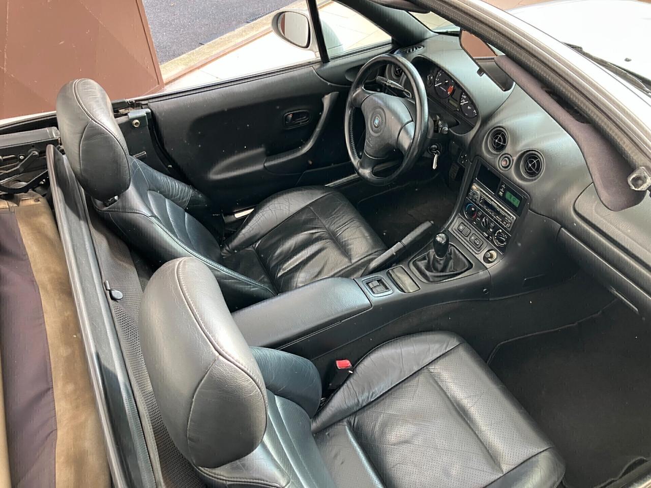 Mazda MX-5 1.6i CLIMA / HARD TOP