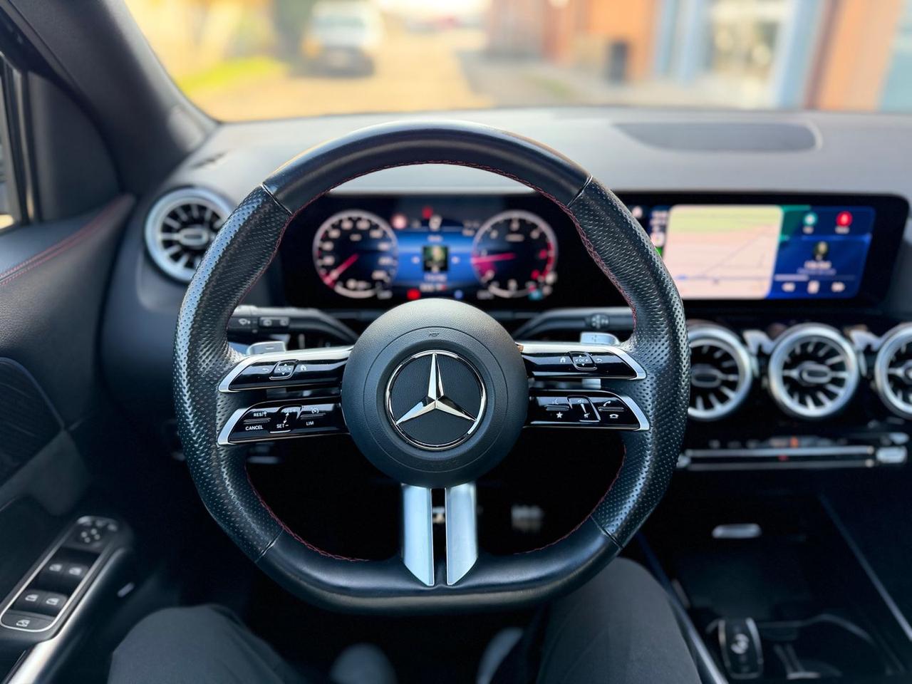 Mercedes-Benz GLA 200 AMG Line Premium GLA 2 #9504