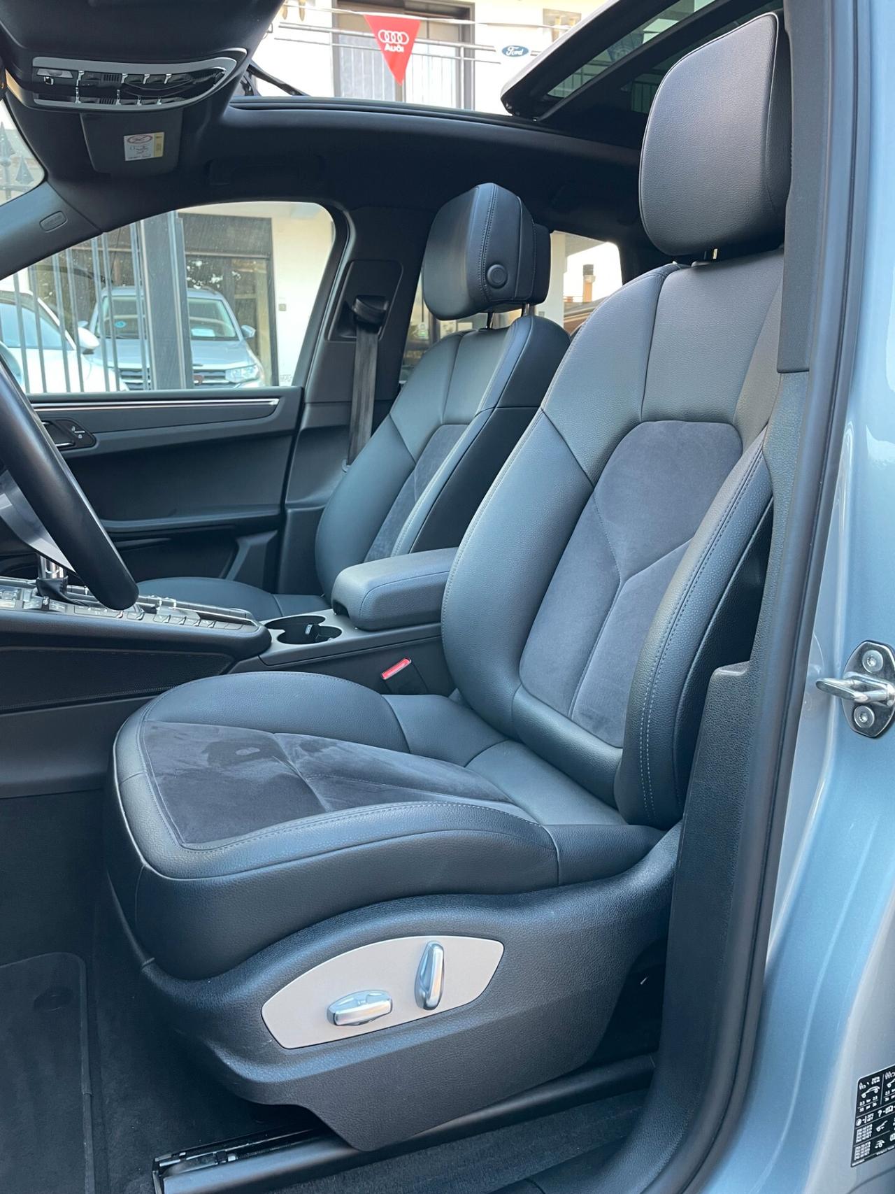 PORSCHE Macan 2.0 245CV Auto AWD - 2021