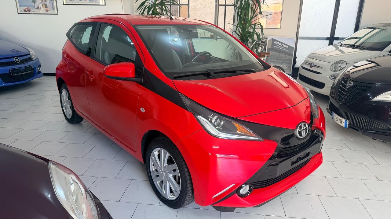 Toyota Aygo 1.0 VVT-i 69 CV 5 porte x-play automatica
