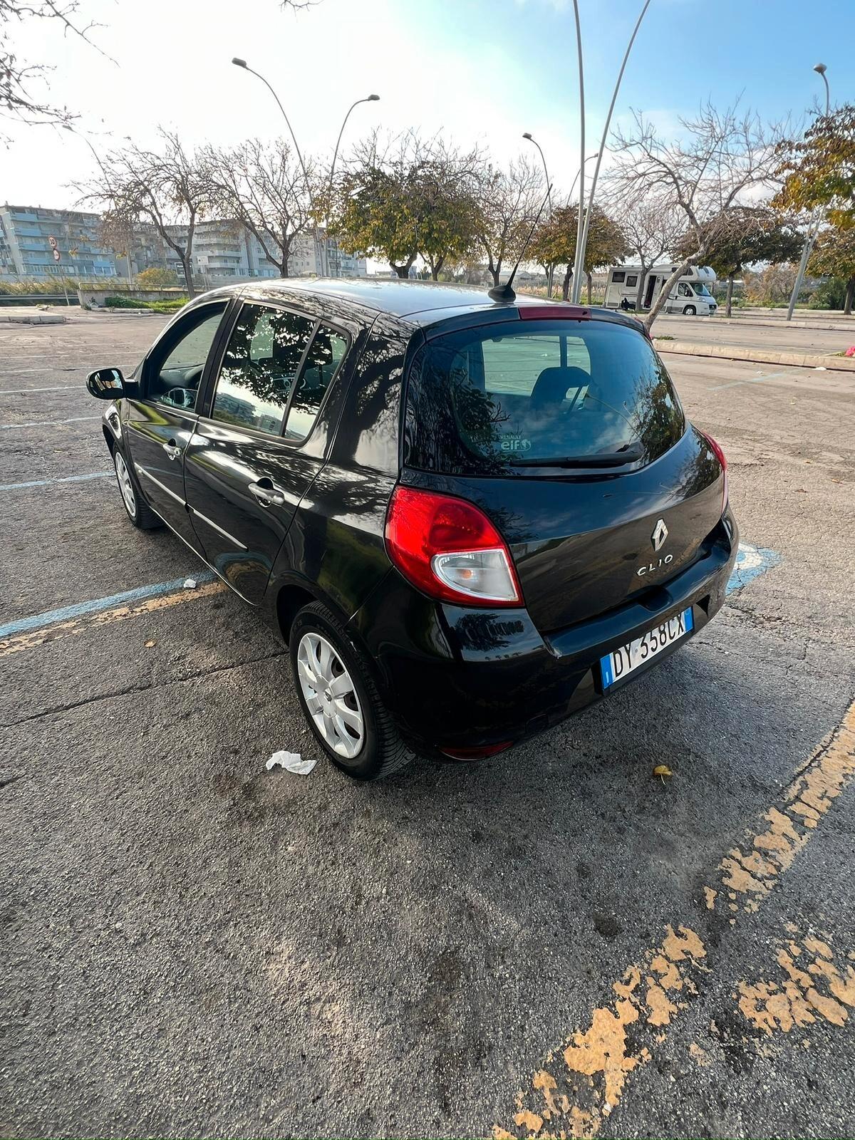 Renault Clio 1.2 16V 5P. Dynamique NAVIG.