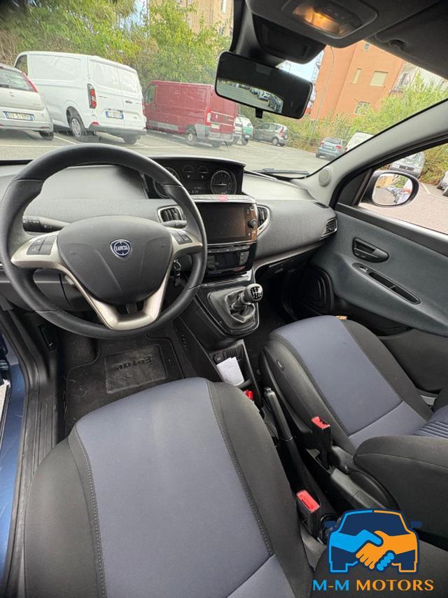 LANCIA Ypsilon 1.0 69 CV 5 porte IBRIDA Alberta Ferretti
