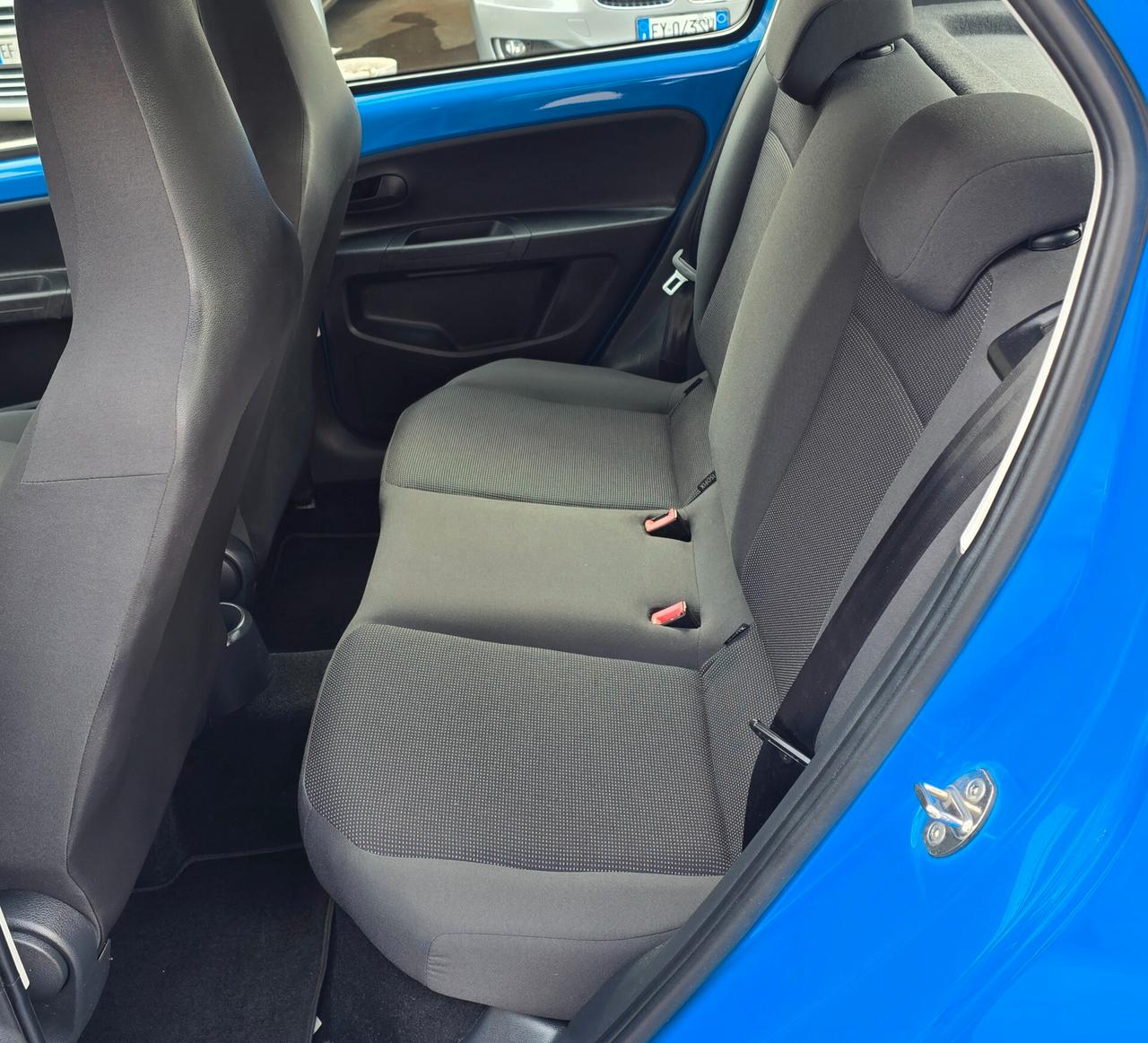 Volkswagen up! 1.0 Benz/ Metano 2015