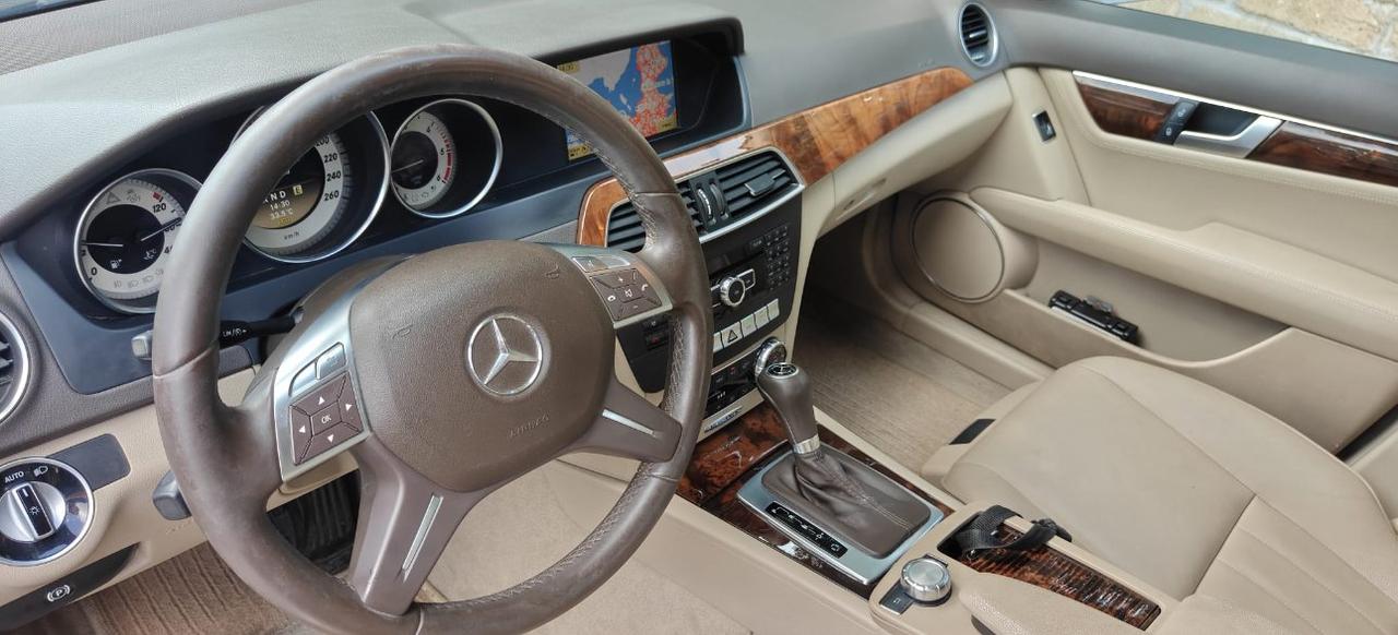 Mercedes C 220 CDI BlueEfficiency Avantgarde c/bixeno Berlina