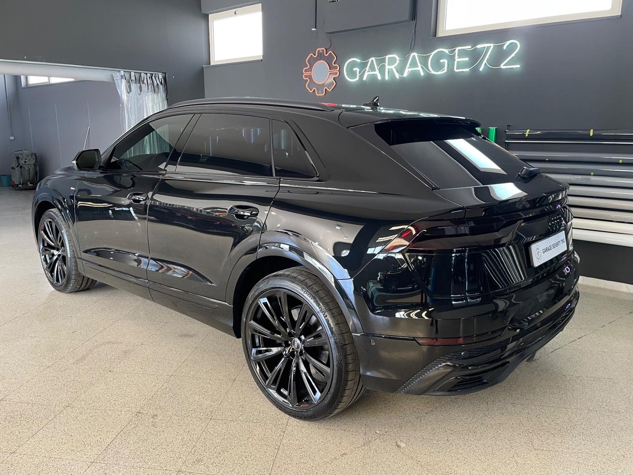 Audi Q8 50 TDI 286 CV S-Line Matrix Soft Close Cerchi 23"