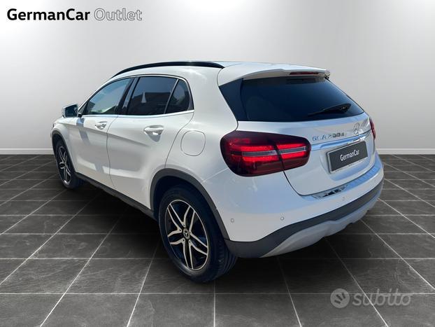 Mercedes GLA 200 d sport auto
