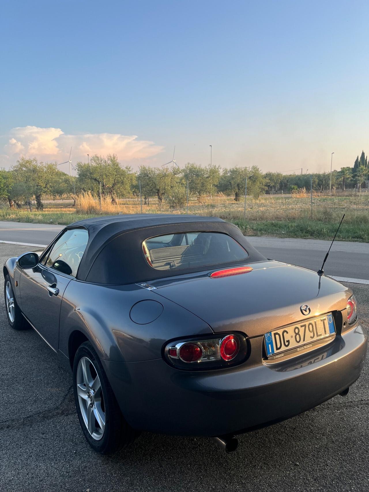 Mazda MX-5 Roadster 1.8L 16V Earth