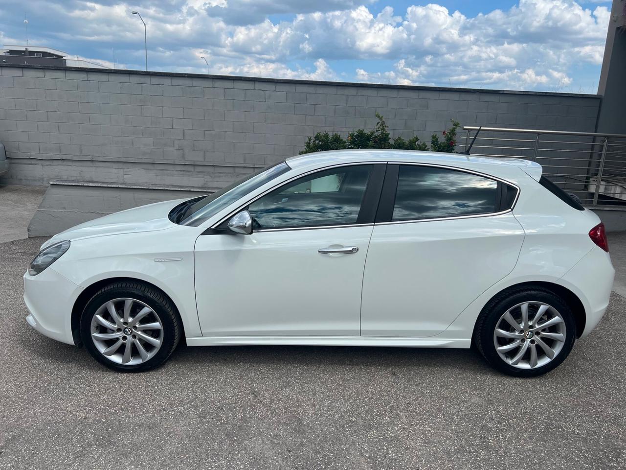 Alfa Romeo Giulietta 1.6 jtdm 105cv DISTINCTIVE E5 NAVI/TELPDC PERFF.