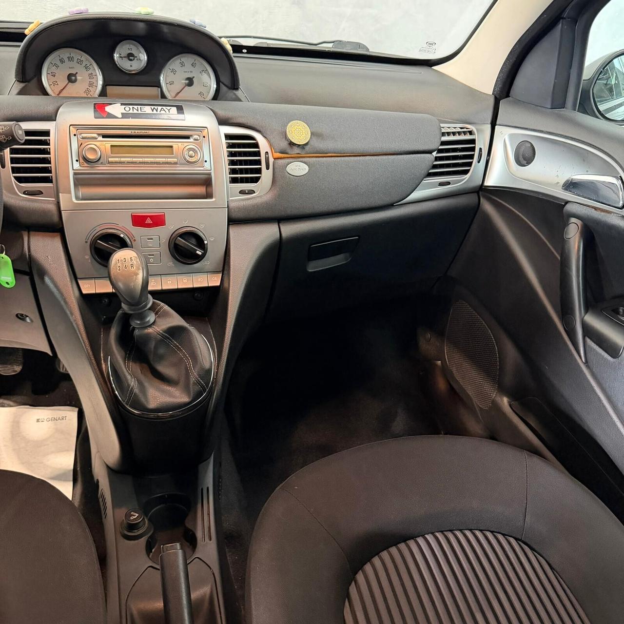 Lancia Ypsilon Benzina Neopatentati