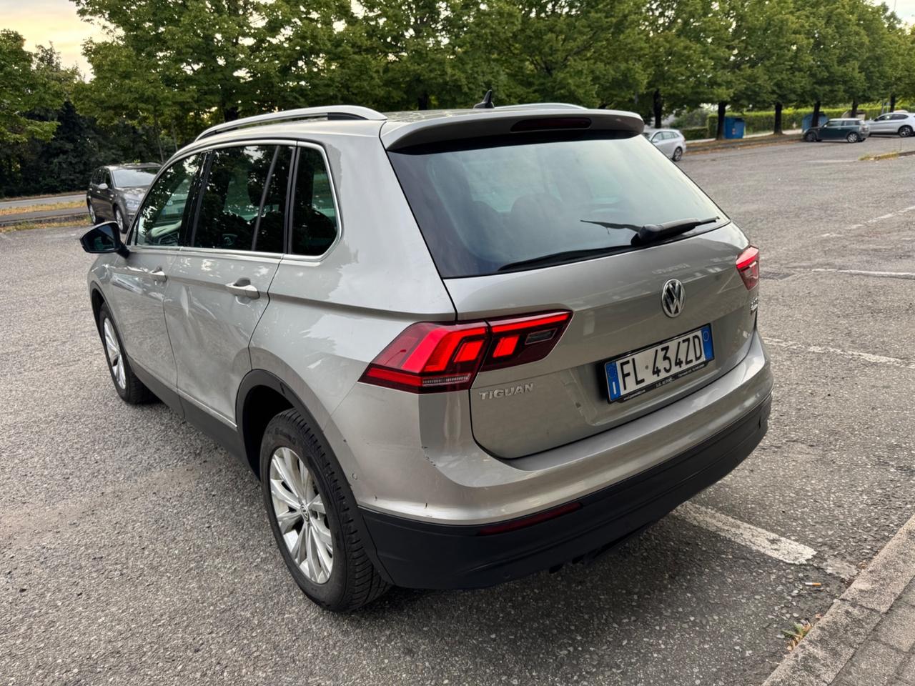 Volkswagen Tiguan 2.0 TDI SCR 4MOTION Business BlueMotion Technology