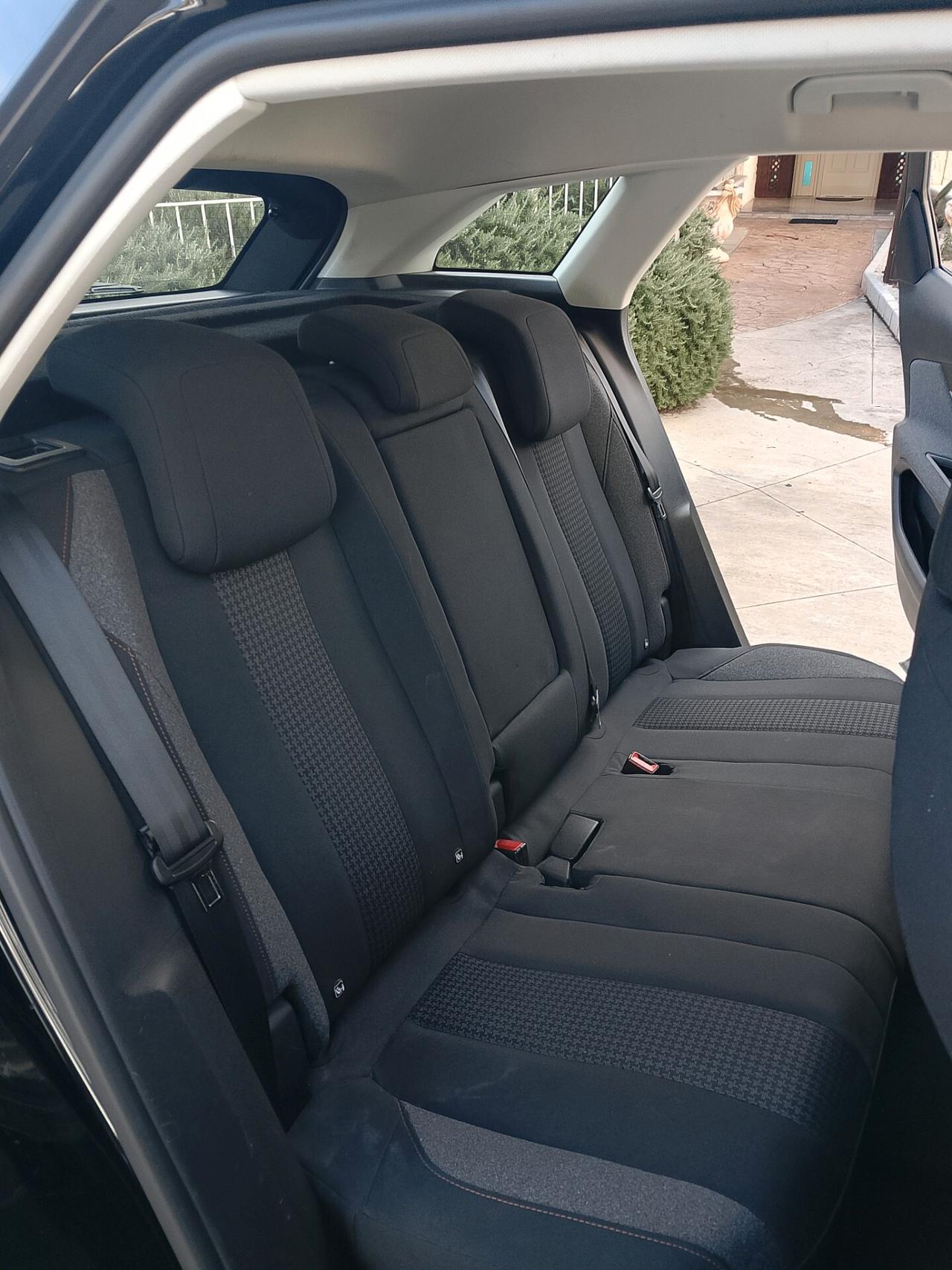 Peugeot 3008 BlueHDi 130 S&S Allure