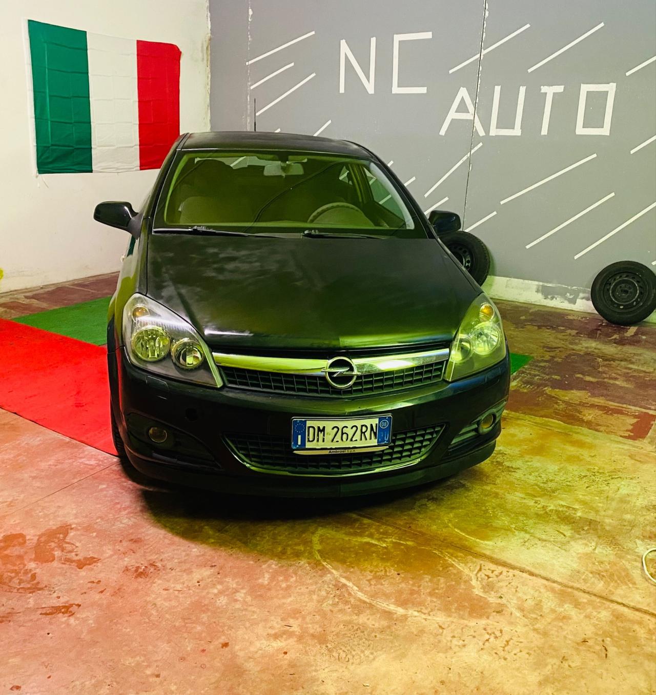 Opel Astra GTC 1.7 CDTI 110CV 3 porte Cosmo