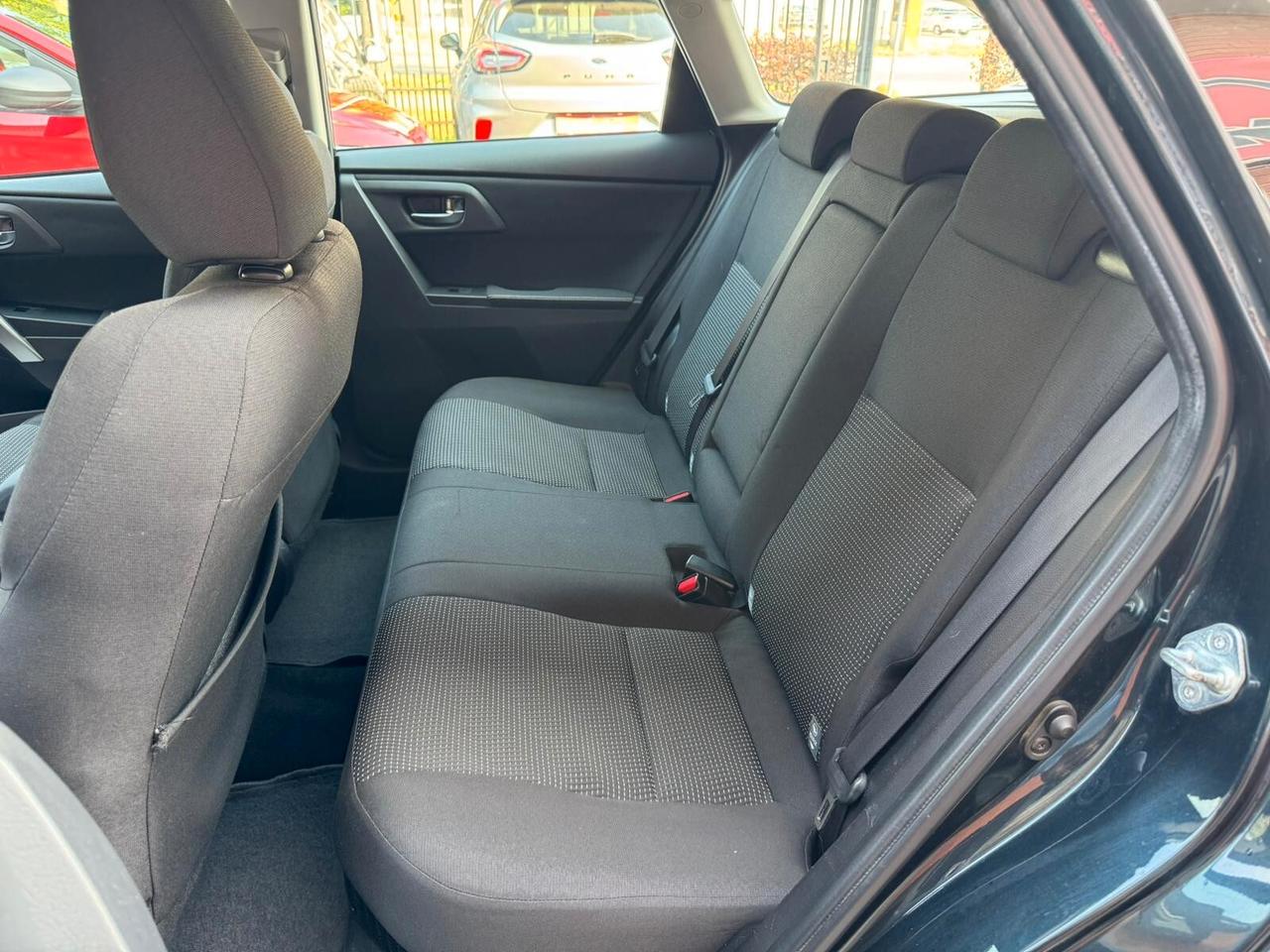 Toyota Auris Touring Sports 1.8 Hybrid Lounge