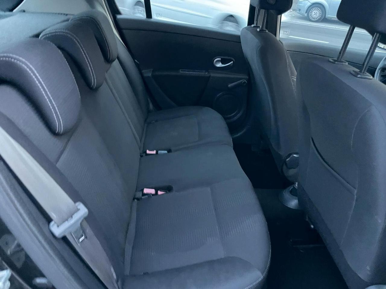 Renault Clio 1.2 16V 5 porte Luxe