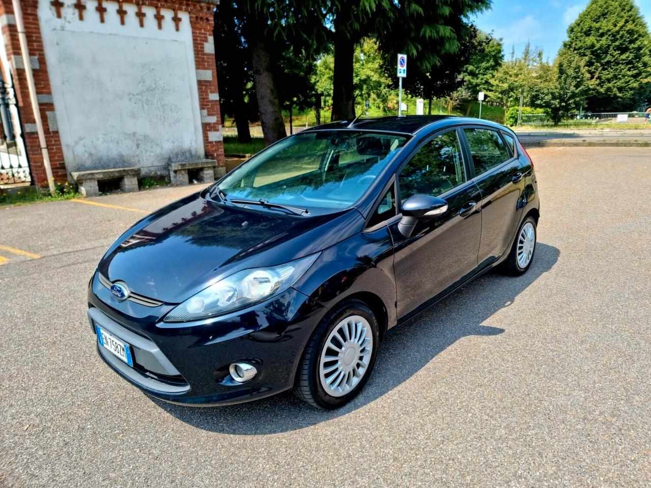 Ford Fiesta 1.4d ADATTA A NEOPATENTATI