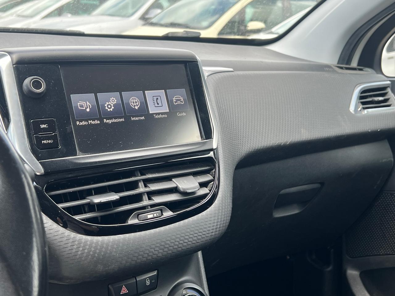 Peugeot 2008 BlueHDi 100 Black Matt Finanziabile