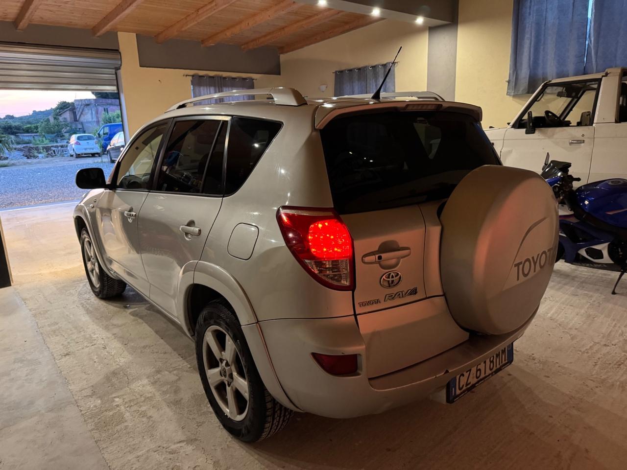 Toyota RAV 4 RAV4 2.2 D-4D 177 CV Luxury