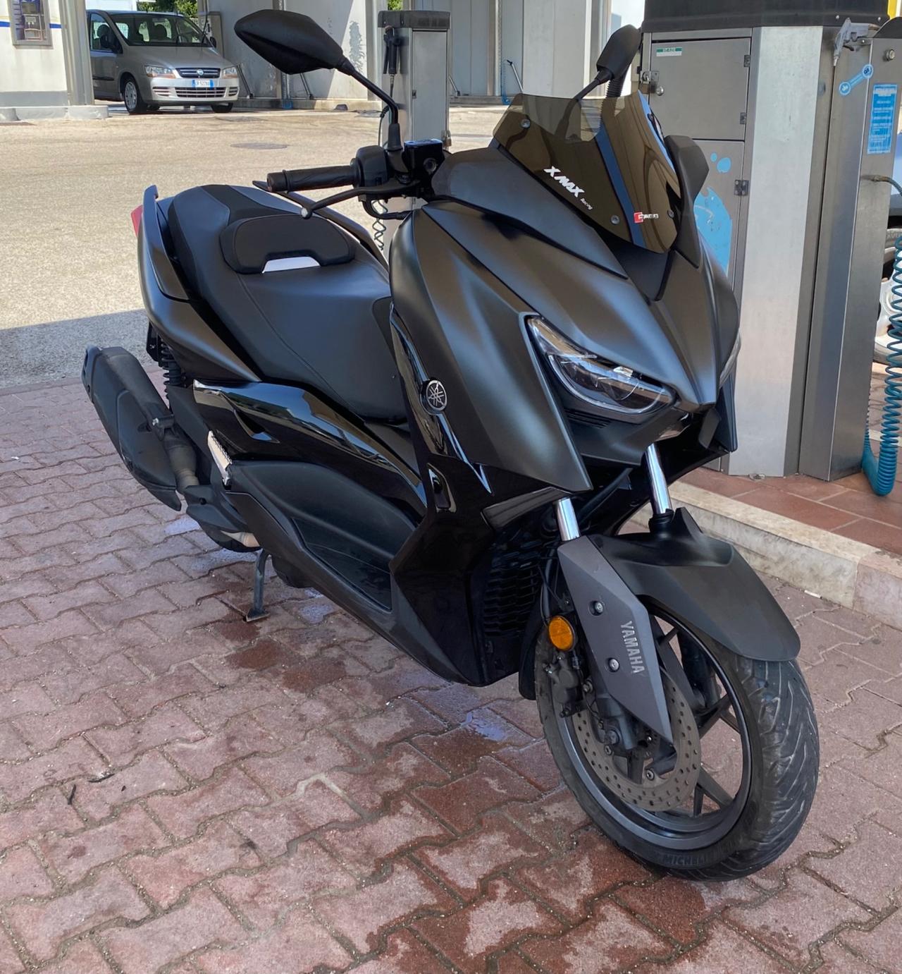 Yamaha X-Max 125