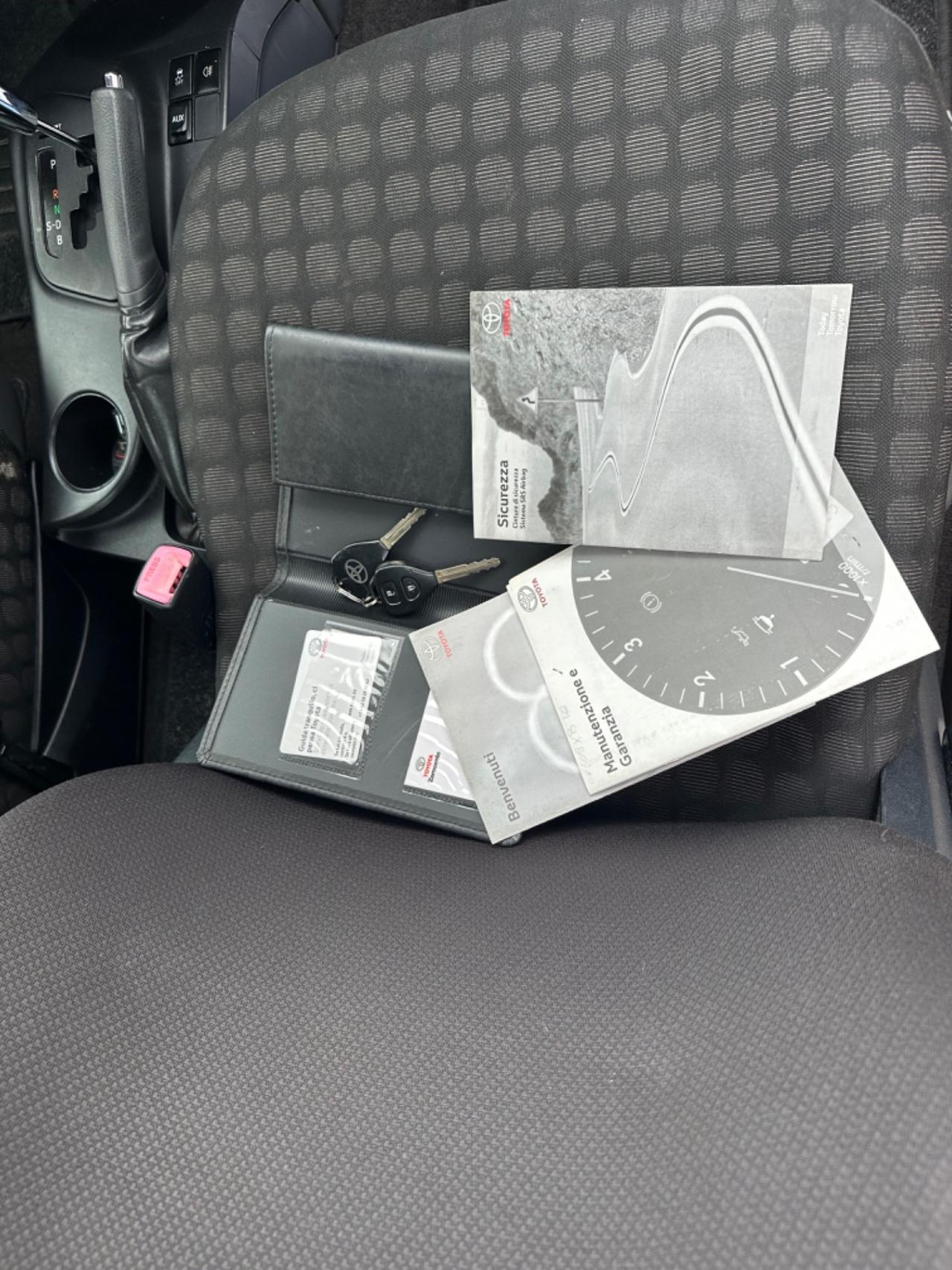 Toyota iQ 1.0 Multidrive