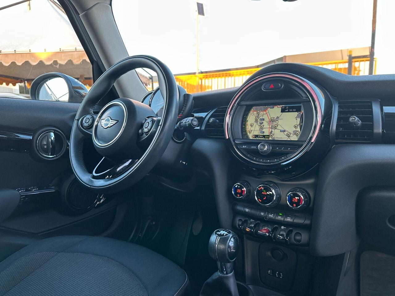 MINI Cooper D 1.5 115 CV 5 porte Business XL