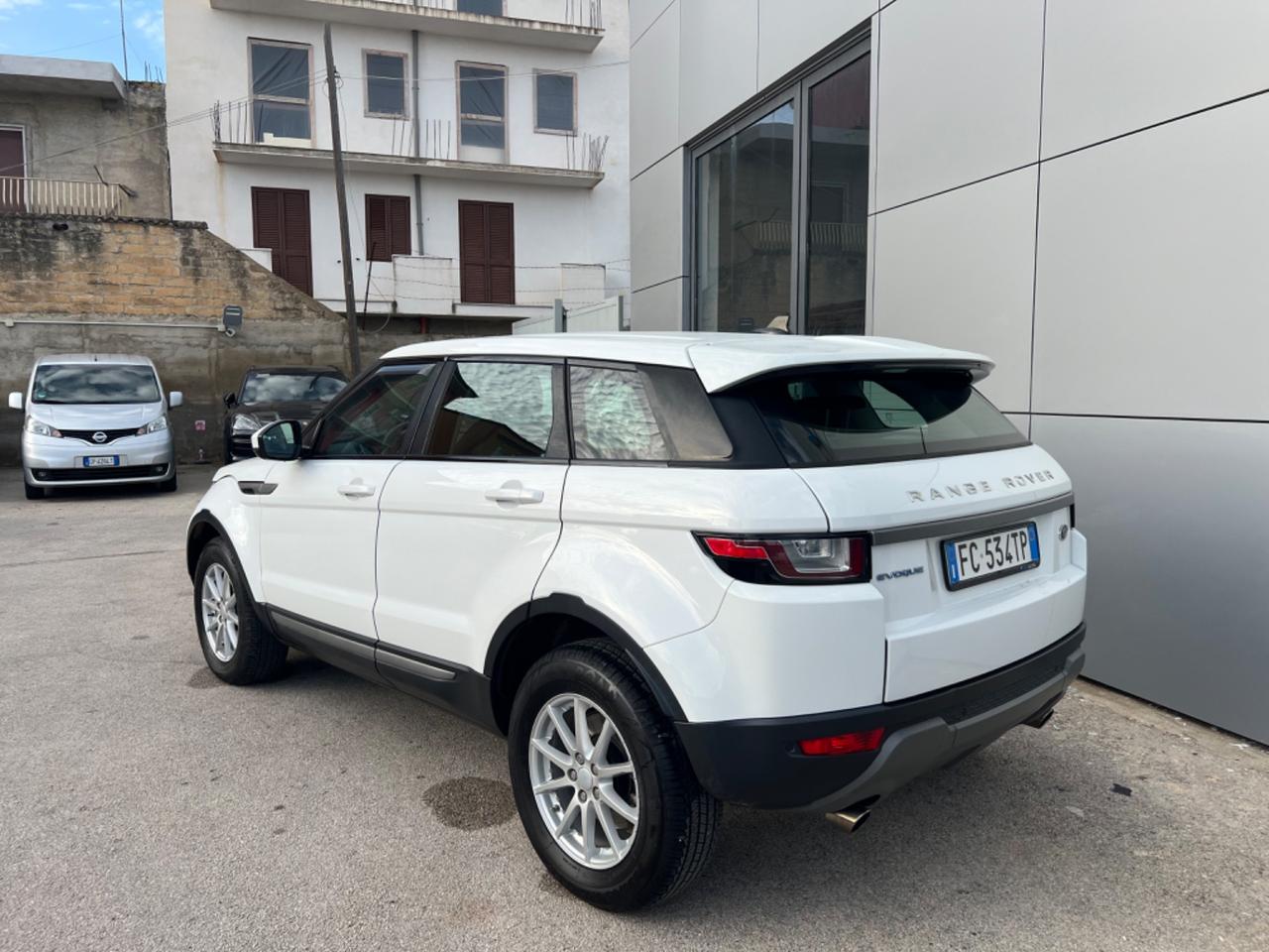 Range Rover Evoque 2.0 150 CV Pure Manuale - prezzo €14.900