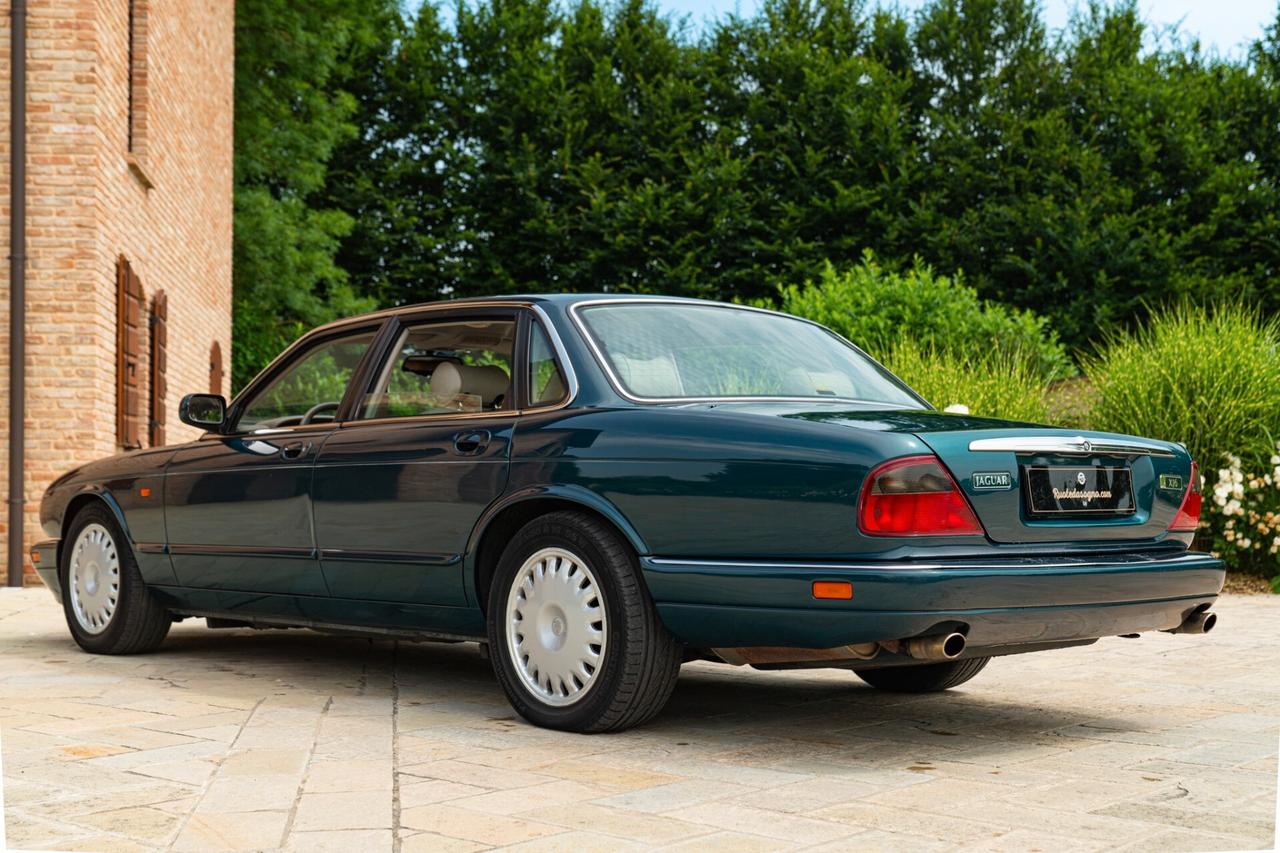 Jaguar XJ6 3.2 MANUALE - JAG00085