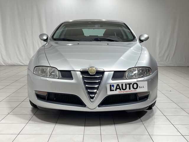 Alfa Romeo GT 2.0 JTS 16V Distinctive