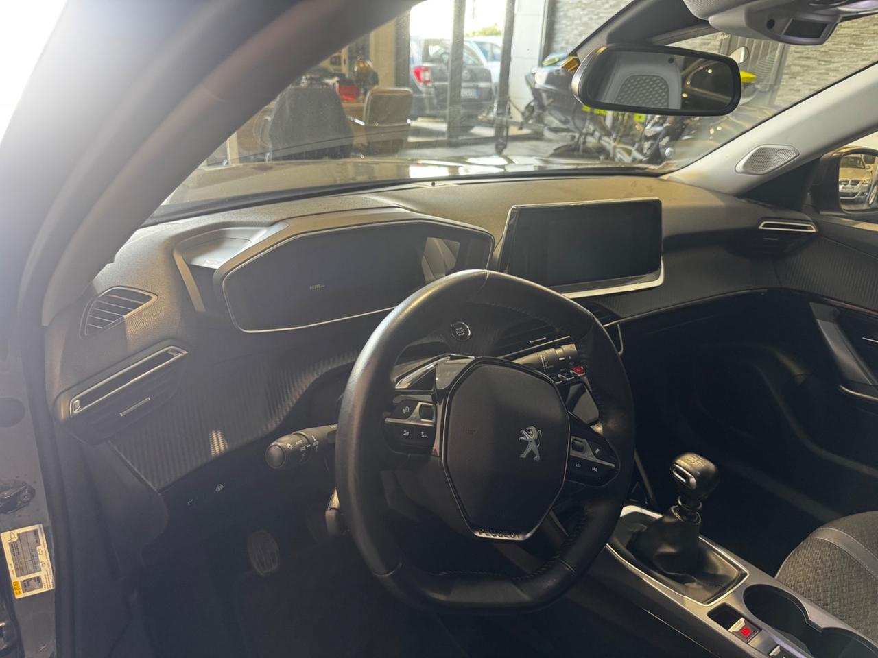Peugeot 2008 PureTech 100 S&S Allure Navi Pack