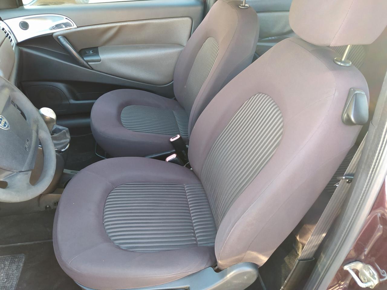 Lancia Ypsilon 1.3 MJT 75 CV Elle Neopatentati