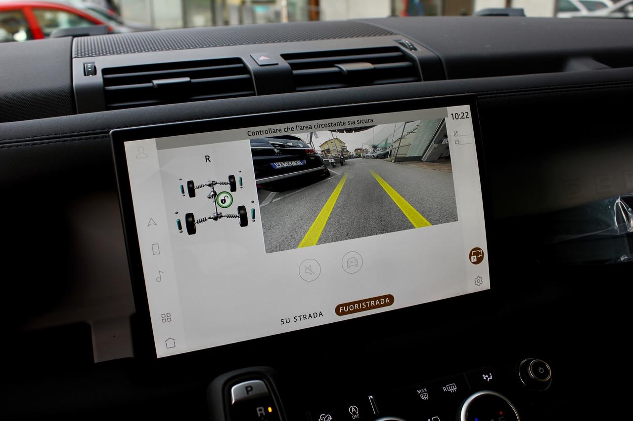 Land Rover Defender 3.0D 200 CV AWD Auto X-Dynamic SE