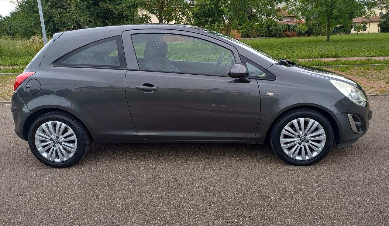 Opel Corsa 1.2 85CV 3 porte GPL-TECH b-color