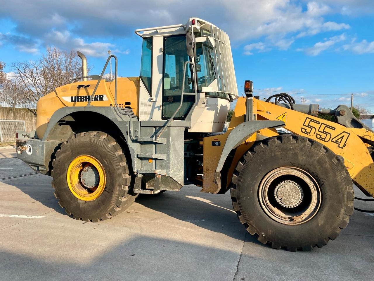 PALA GOMMATA LIEBHERR L 554 -