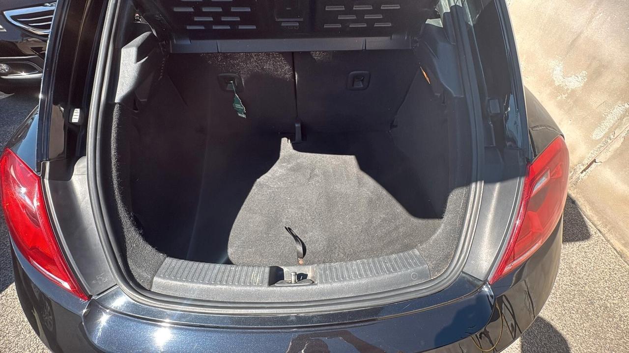 Volkswagen Maggiolino 1.6 TDI Design ANNO 2012