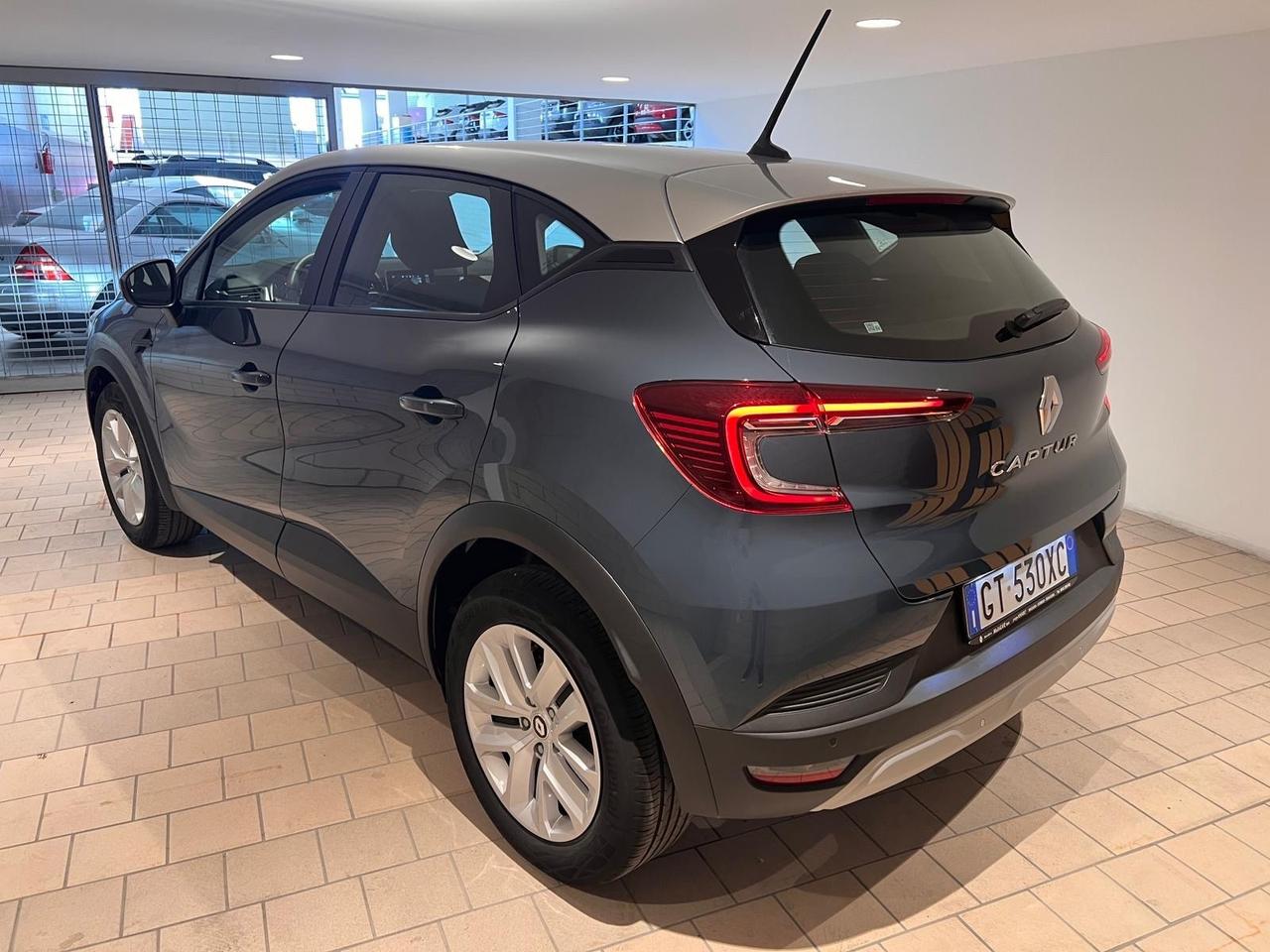 Renault Captur TCe 90 CV Equilibre solo 3800 km