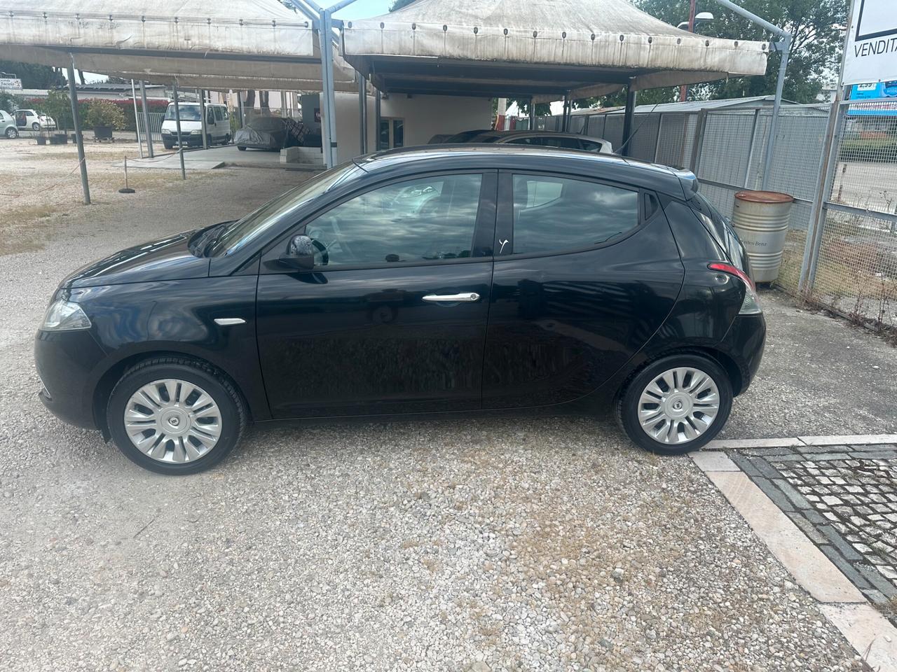 Lancia Ypsilon 1.2 69 CV 5 porte GPL Ecochic Gold