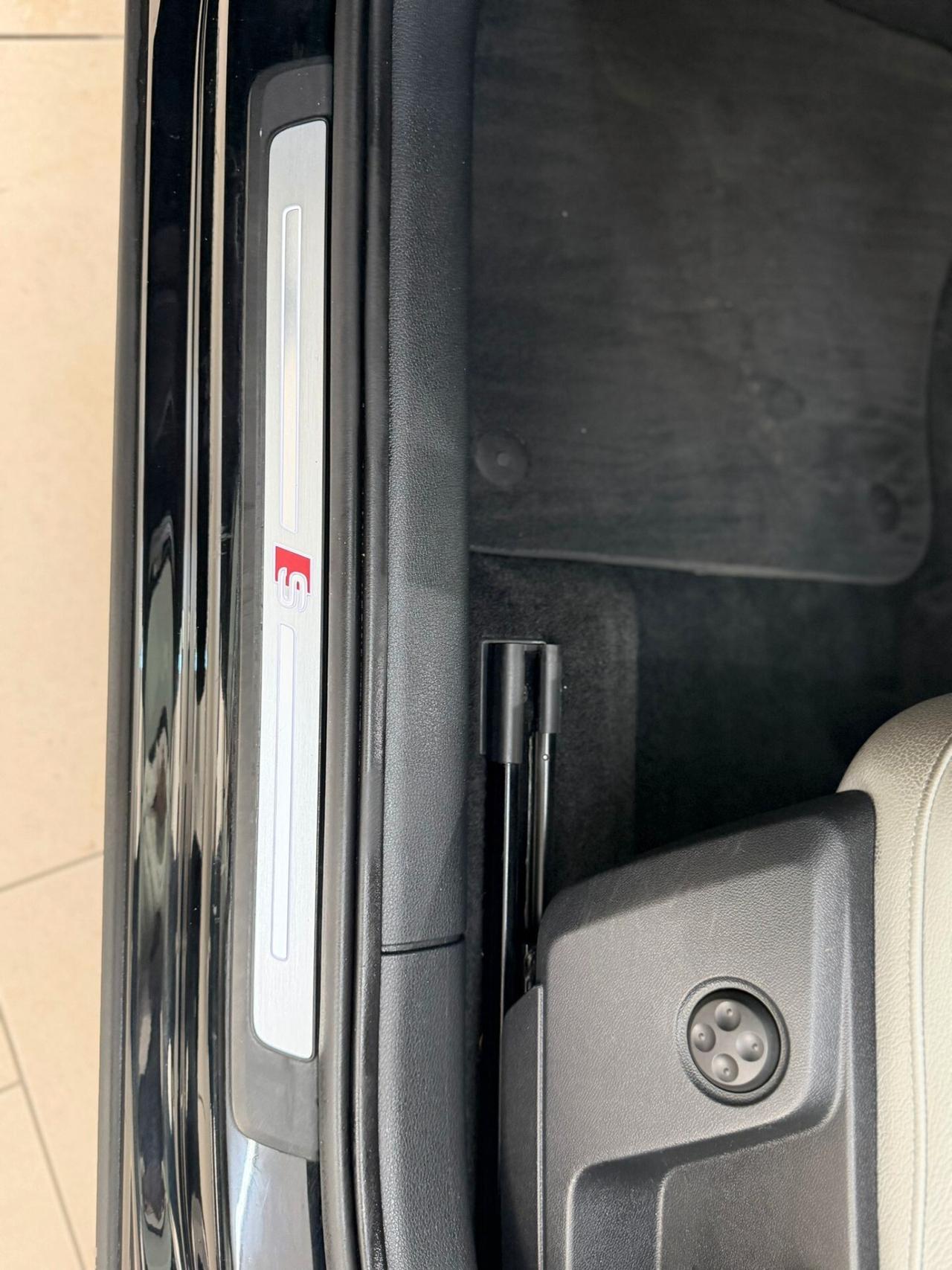 Audi Q2 35 TDI quattro S tronic line Edition