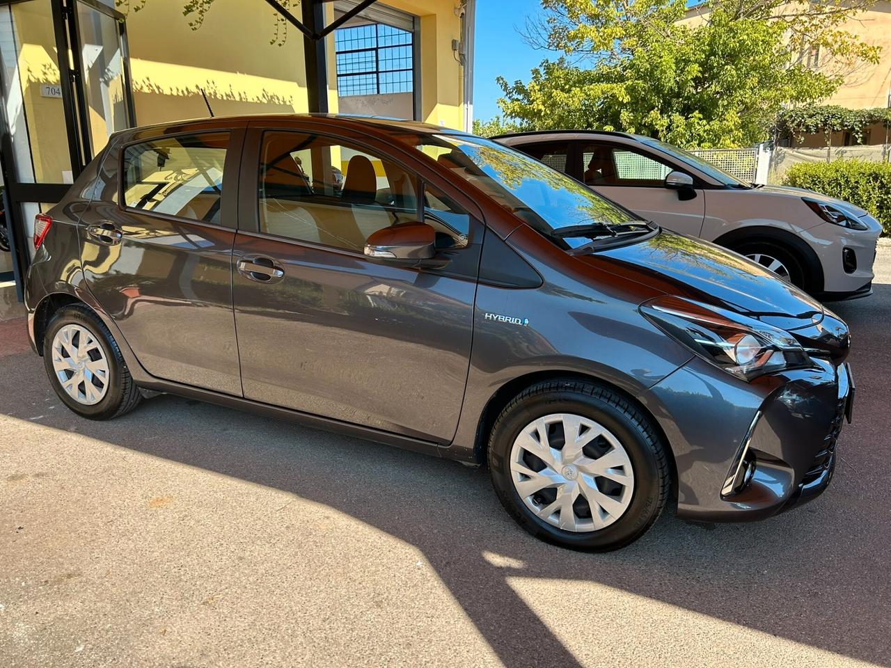 Toyota Yaris 1.5 Hybrid 5 porte Business